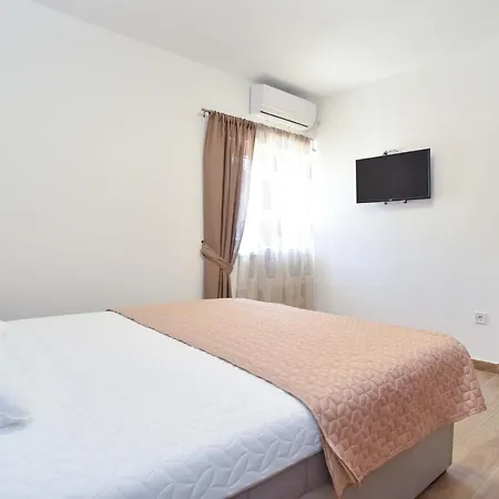 Masa Apartment